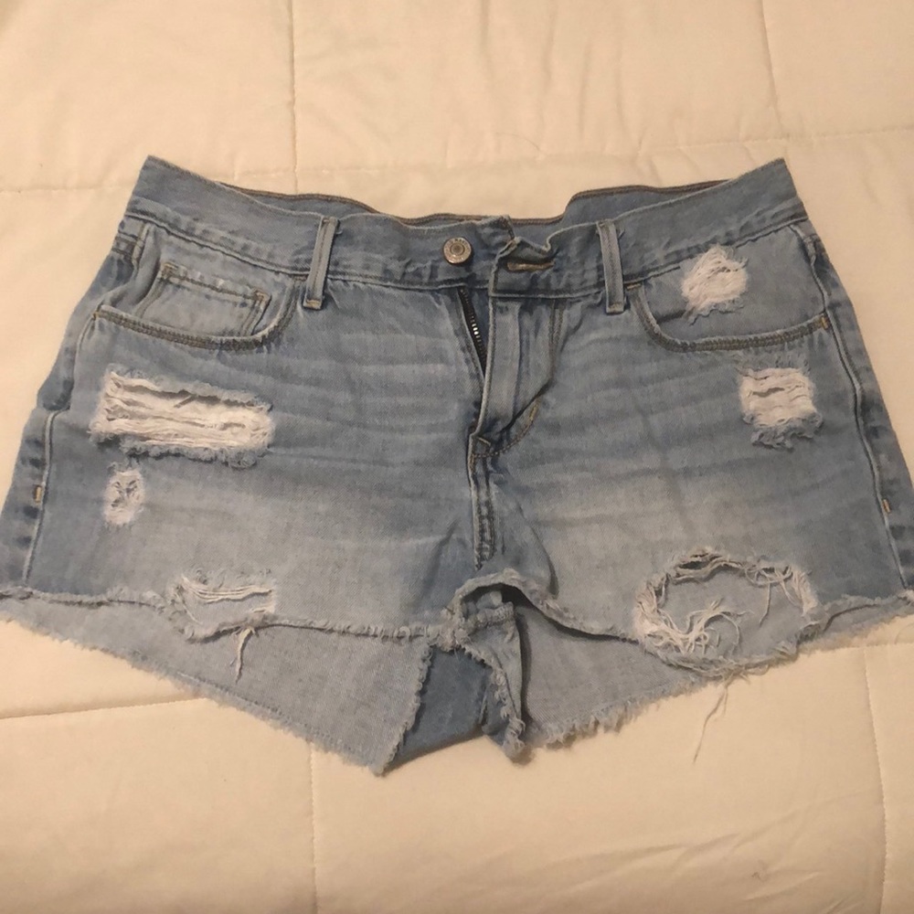 Old Navy distressed/ripped jean shorts